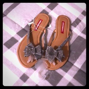 NWT*Crystal Bow Flip Flops*